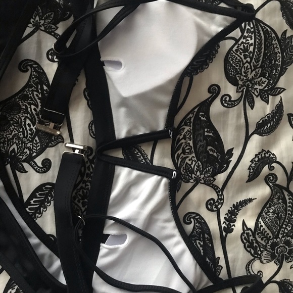 NEW Aurelle Bikini - Picture 4 of 4